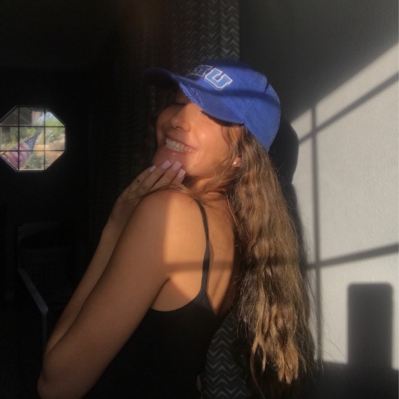 Meet the Posher Other - Meet your Posher, Emma